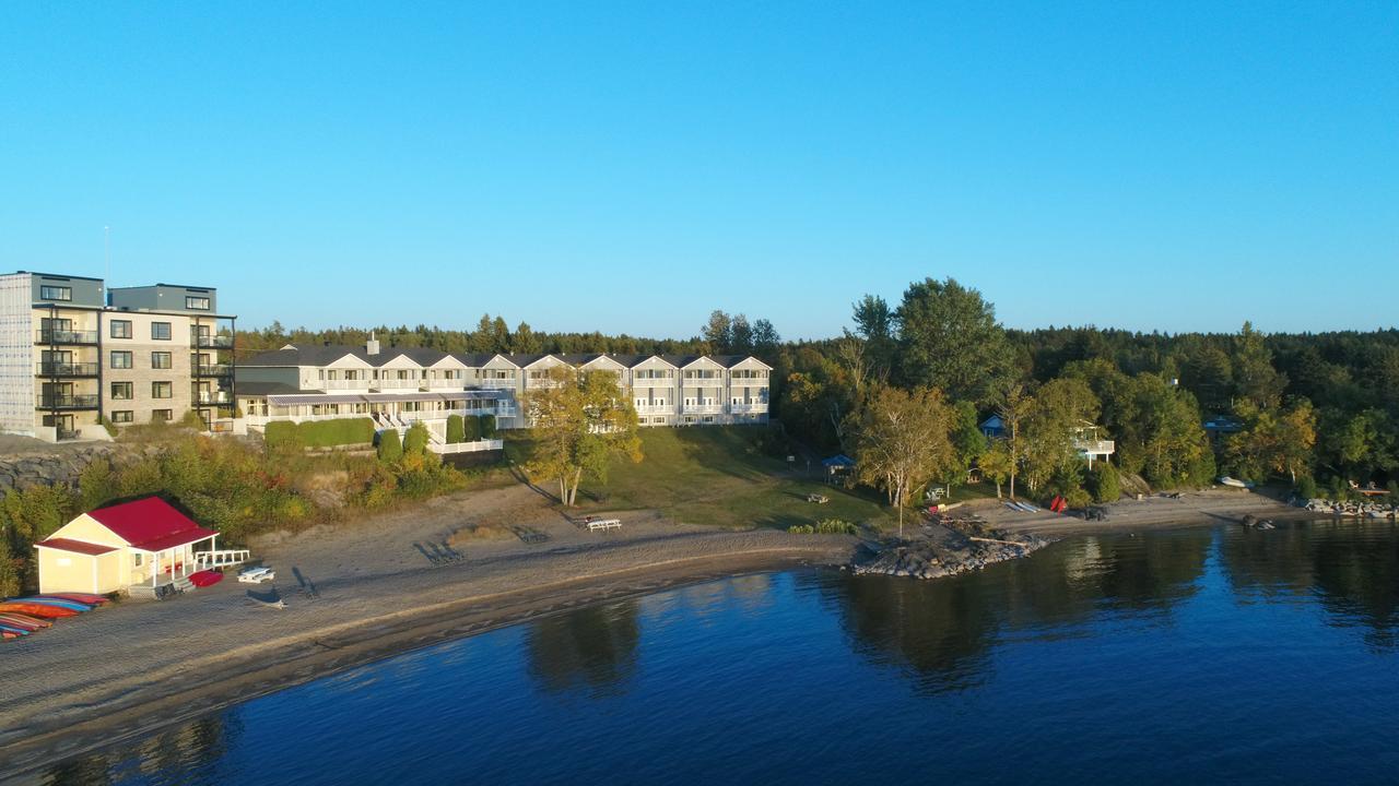 Auberge Des Iles Saint Gedeon Exterior photo