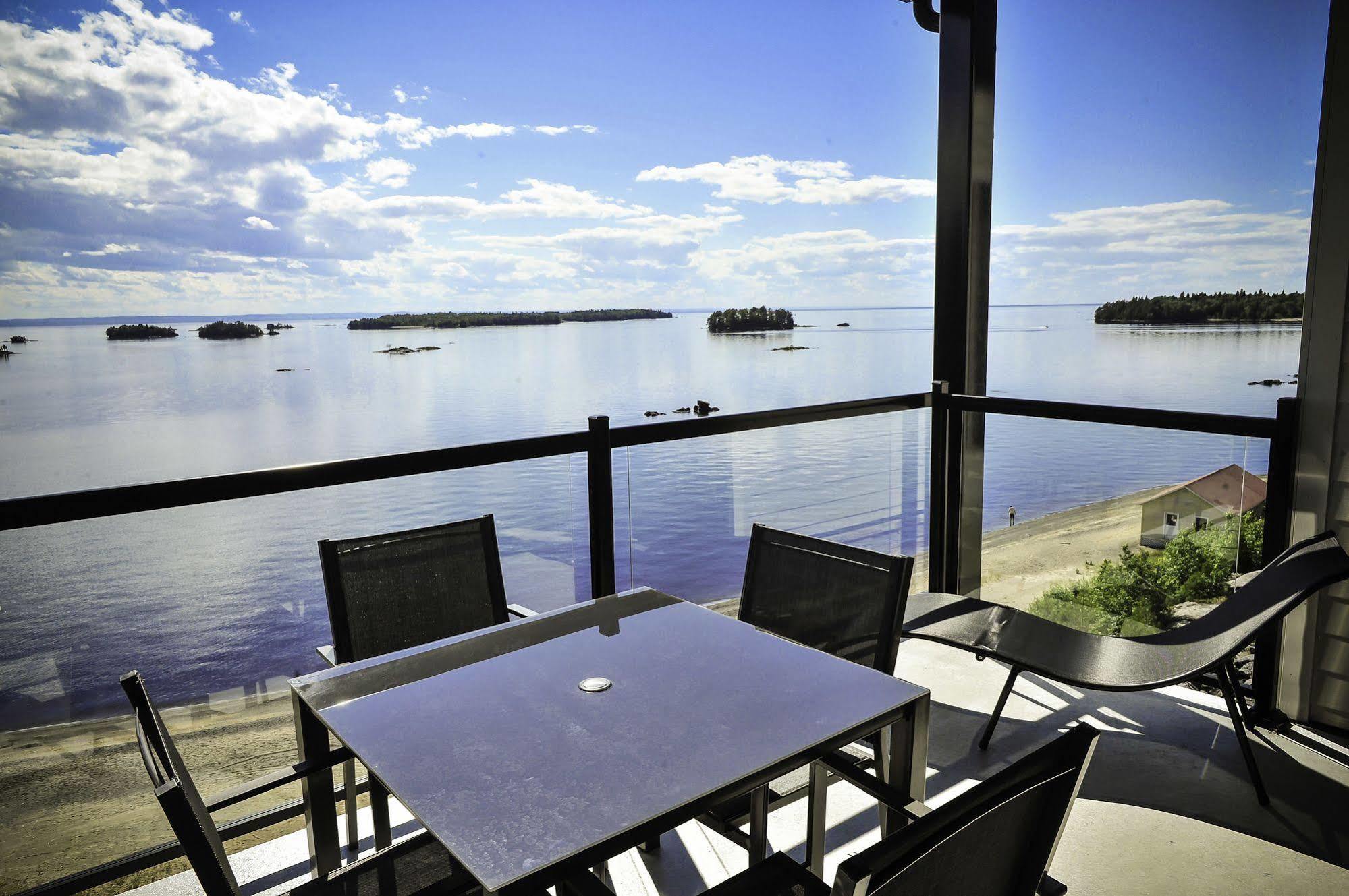 Auberge Des Iles Saint Gedeon Exterior photo