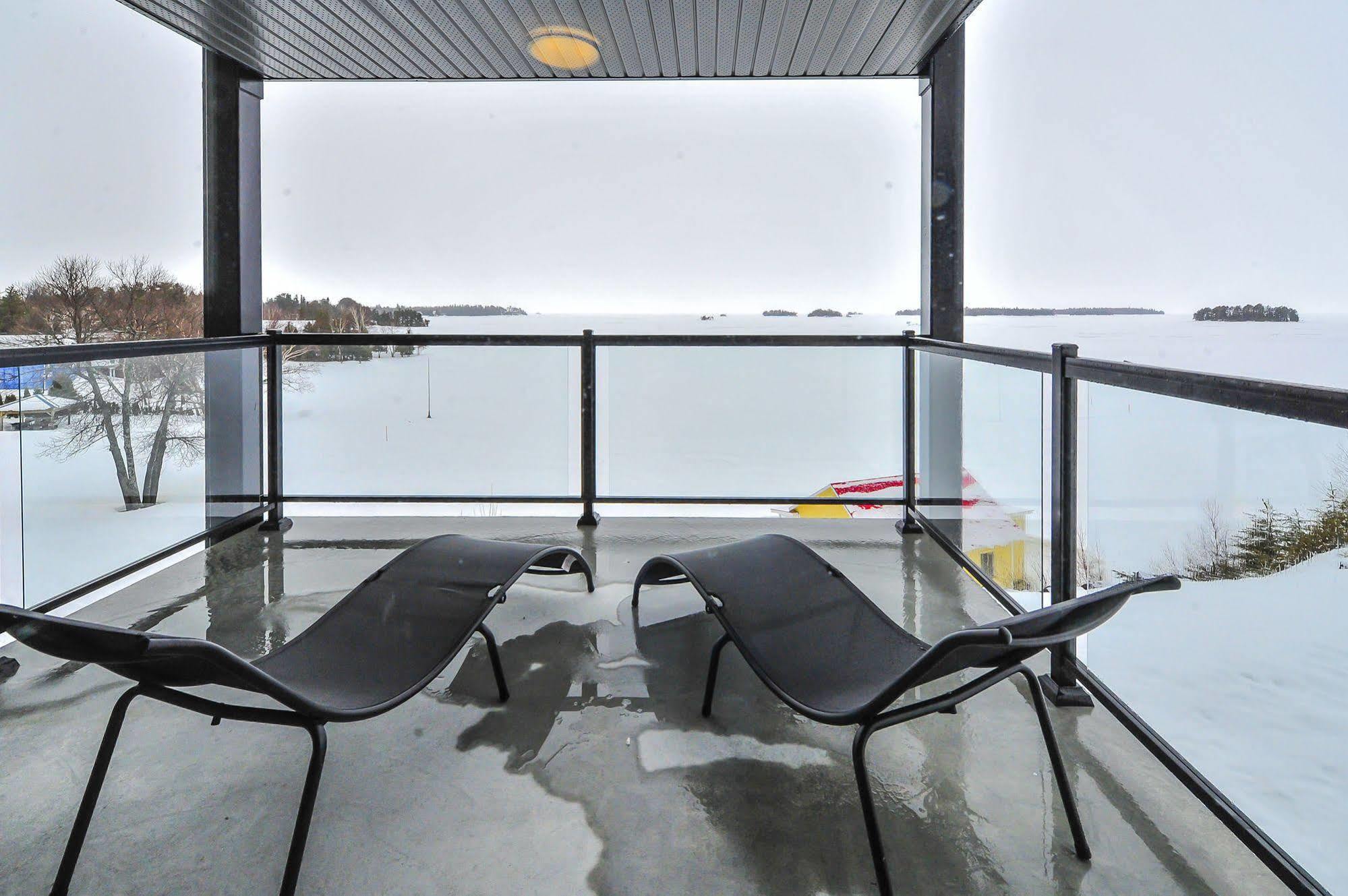 Auberge Des Iles Saint Gedeon Exterior photo