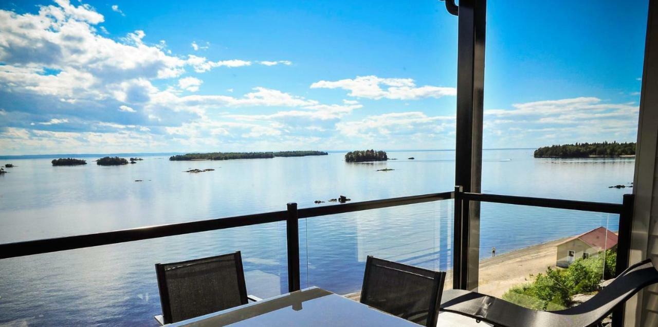 Auberge Des Iles Saint Gedeon Exterior photo